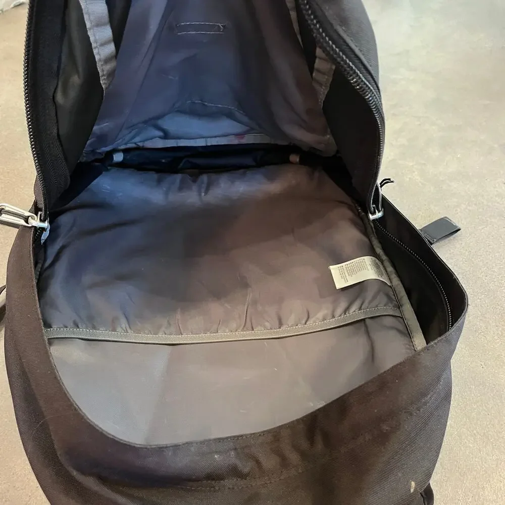 The North Face Vault black backpack 27L unisex school travel bag